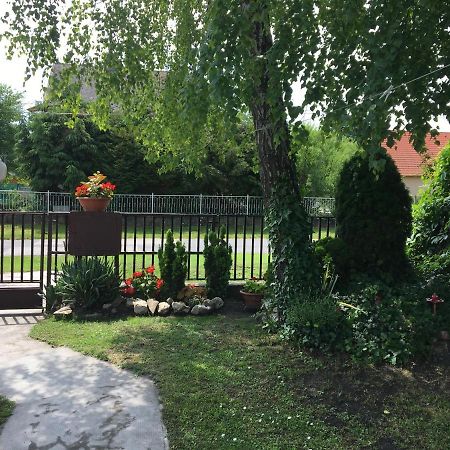 Rozsa Nyaralohaz Villa Balatonboglár Exterior foto