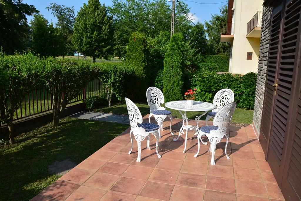 Rozsa Nyaralohaz Villa Balatonboglár Exterior foto