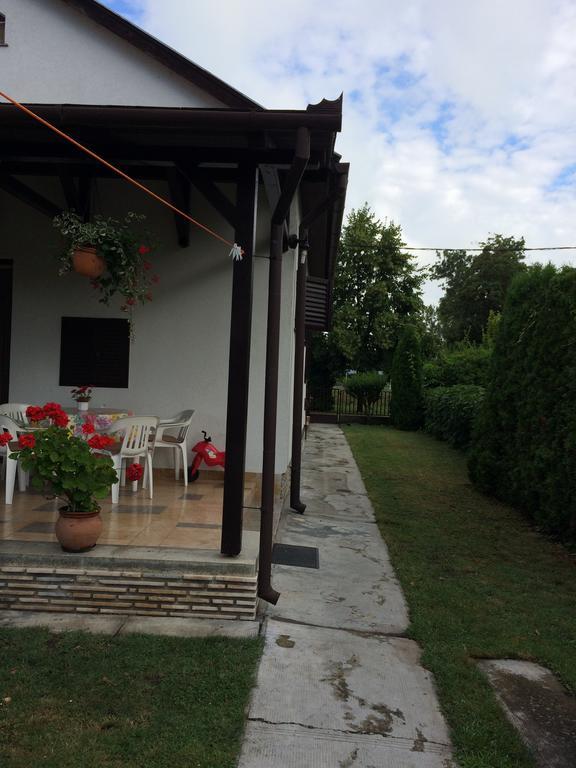 Rozsa Nyaralohaz Villa Balatonboglár Exterior foto